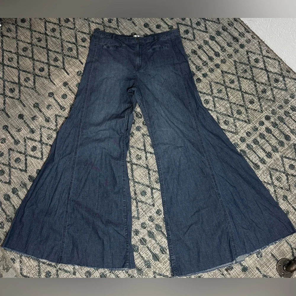 We the Free Wide leg bell bottoms jeans - Picture 1 of 3